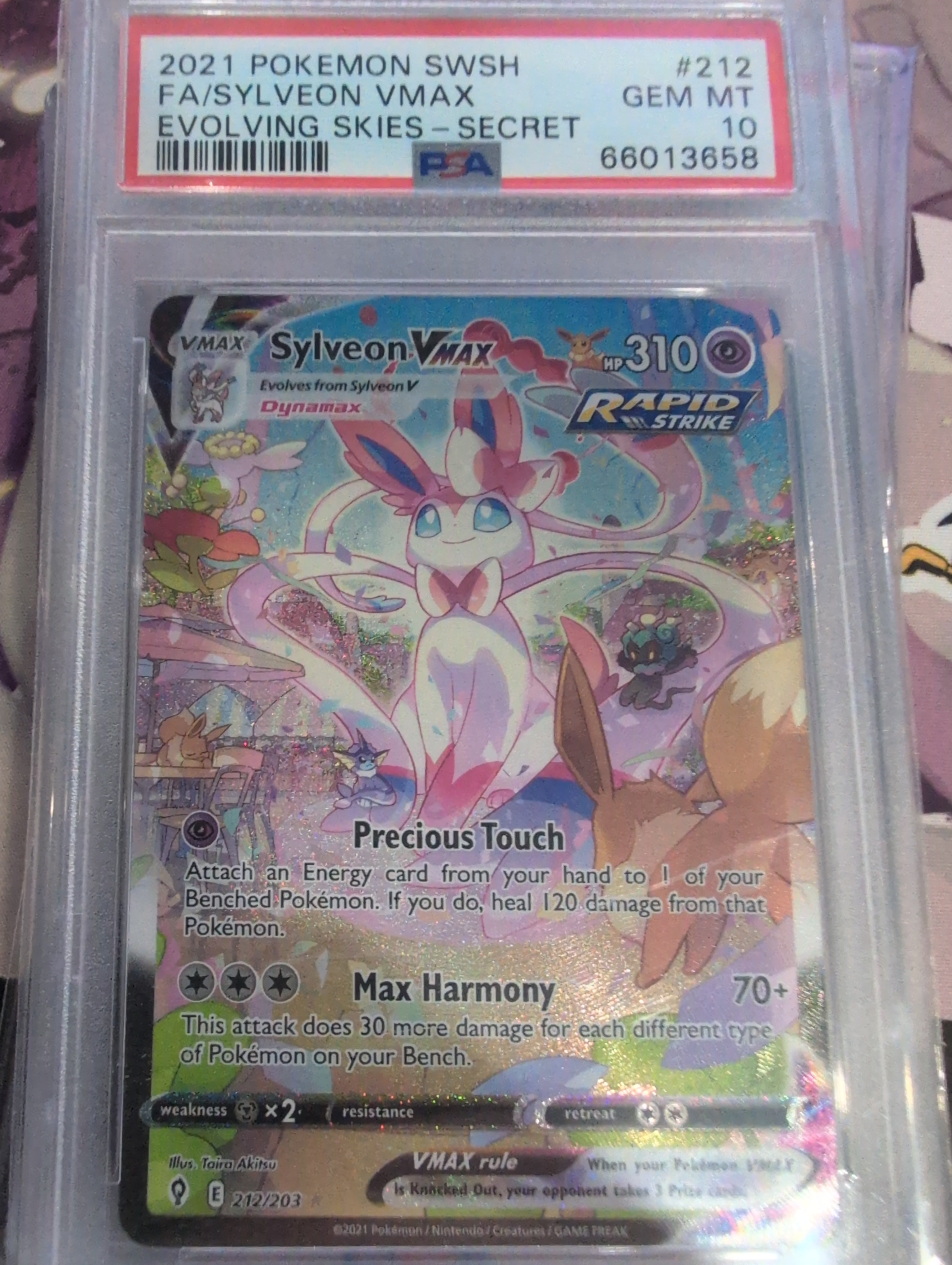 Pokemon: PSA 10 Full Art Sylveon Vmax Evolving Skies