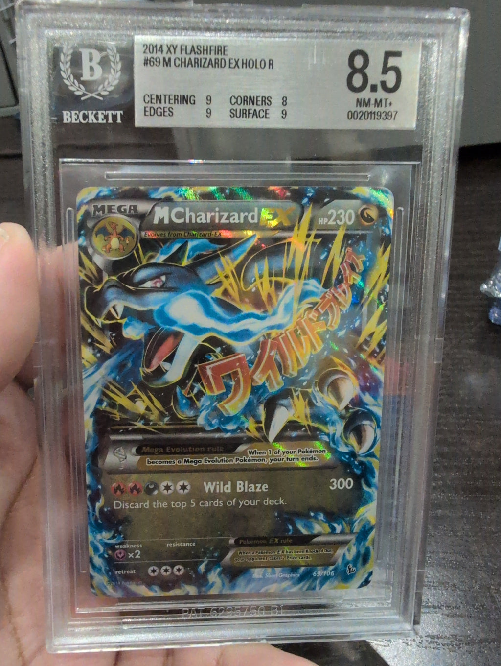 Pokemon: Beckett 8.5 M Charizard Ex XY Flashfire